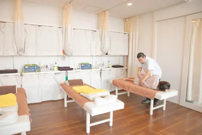 ジェッツ西船整骨院での骨盤矯正の施術風景